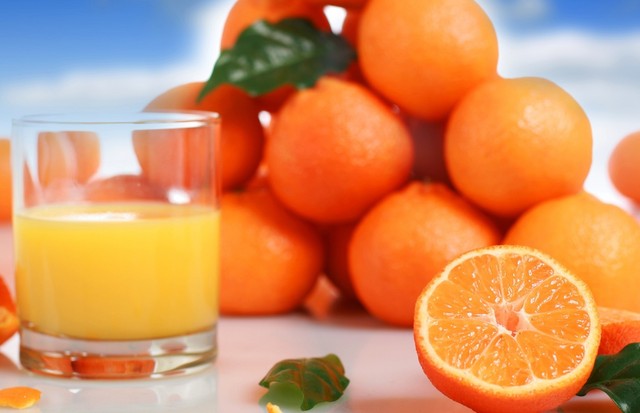 Szívbajokat előzhet meg a narancslé