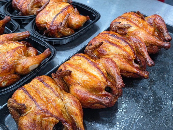 Botrány a grillcsirke körül: tényleg „tartósítószermentes”, amit annak hirdetnek? című cikk nyitóképe