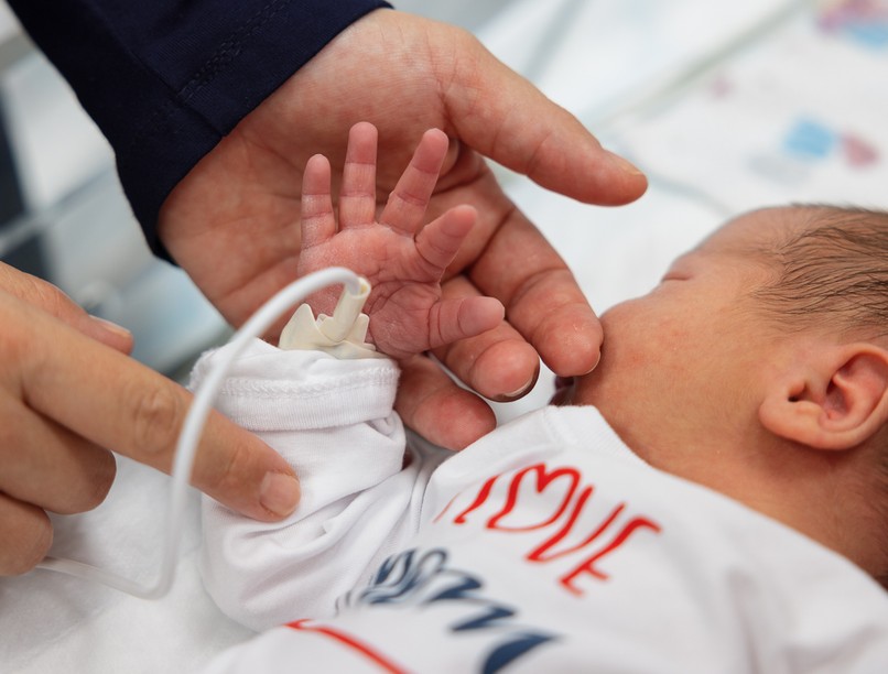 koraszülött, intenzív, magánegészségügy, járó-, és fekvőbeteg ellátás, 