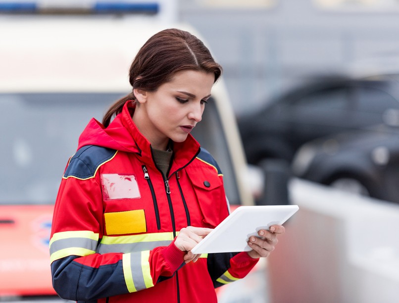 mentő,mentőtiszt, koronavírus