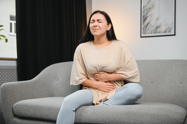 Hasfájás és puffadás: ha hetente egyszer tapasztalja, ez lehet a baj