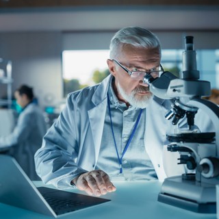 Génmintázatok alapján diagnosztizálnak bőrbetegségeket az SZTE-n című cikk nyitóképe
