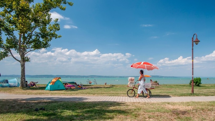 életmentés, strand férfi balaton