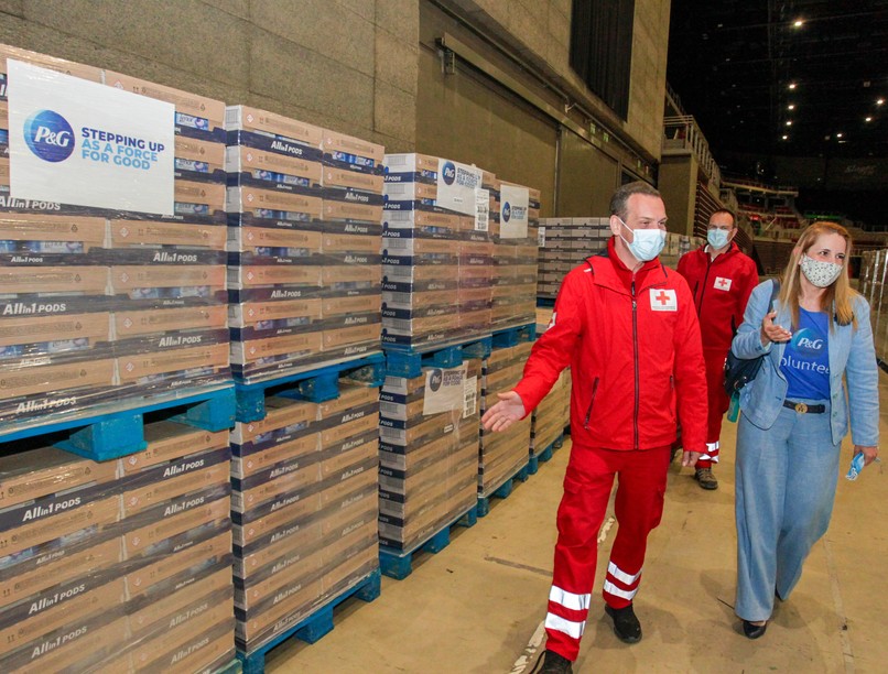 P&G, adomány, Magyar Vöröskereszt