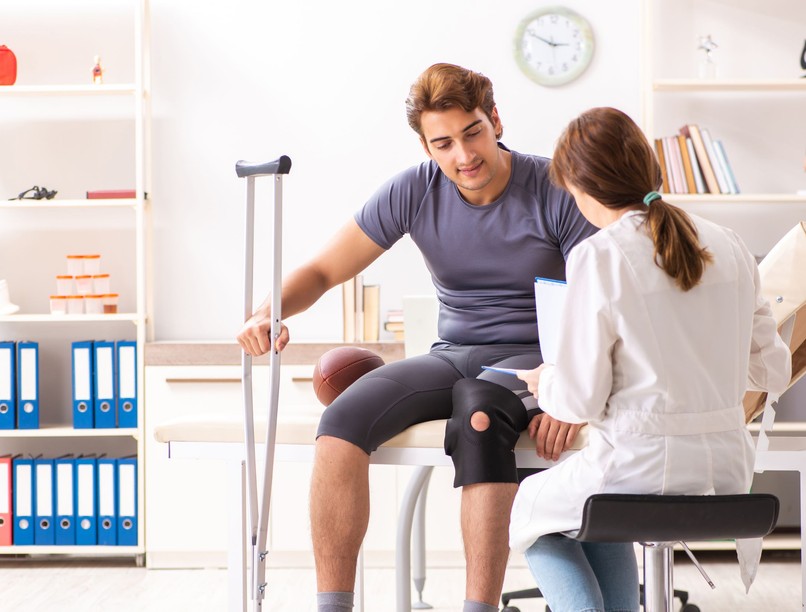 térdműtét után más nyelven beszélt