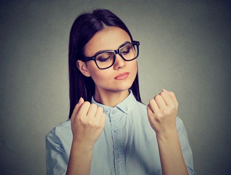 májkárosodás máj tünet kéz köröm