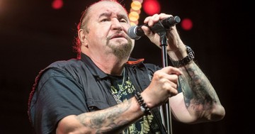 Elhunyt Deák Bill Gyula: a magyar blues legendája 77 éves volt