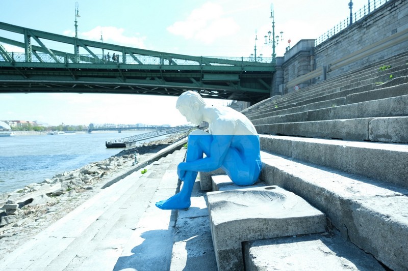 Az elfojtott könnyek szobra - a férfiak el nem sírt könnyeire hívja fel a figyelmet egy új szobor Budapesten