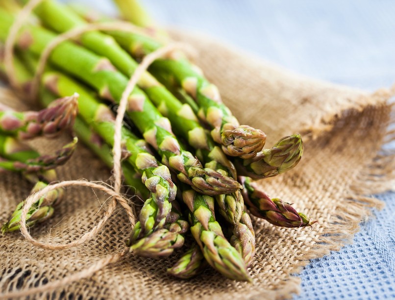 spárga, fogyaszt, emésztés, táplálkozás, étrend, idegrendszer