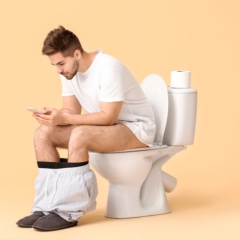 Állva vagy ülve? A tudomány eldöntötte, hogyan jobb pisilni a férfiaknak című cikk nyitóképe