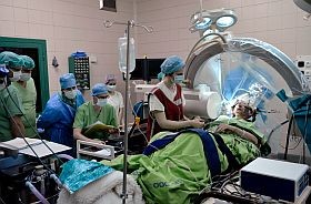 Parkinson-kór: sikeres mély agyi stimulációs műtét itthon!