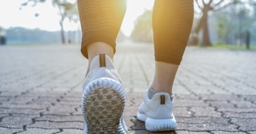 Mit nyerhetünk napi 8000 lépéssel? Már ennyi is csökkentheti a rák kockázatát