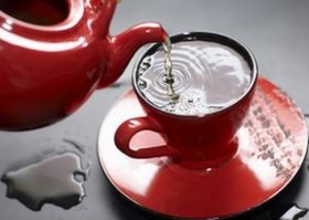 Tea vagy víz? Melyiket fogyasszuk?