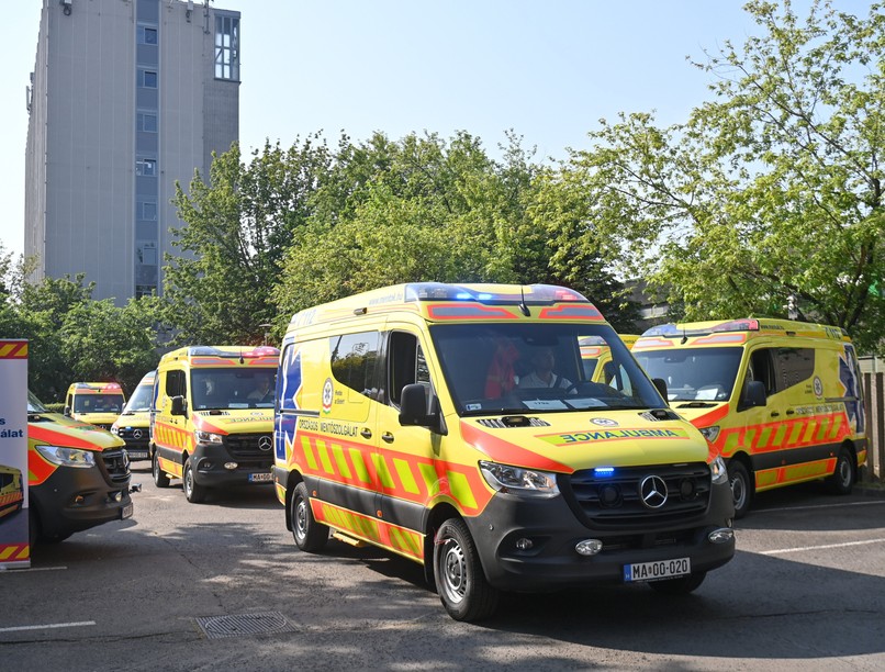 OMSZ, mentők, mentő, mentőautó