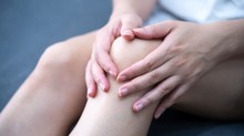 Térdfájdalom – mit lehet kezdeni a túlterhelés okozta fájdalommal? című cikk nyitóképe