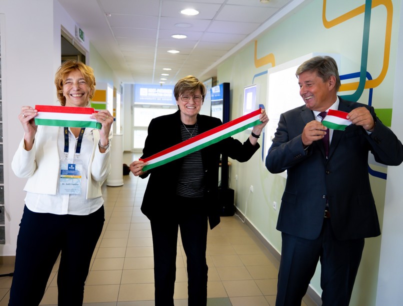 új Gazda-patogén központ karikó támogatás