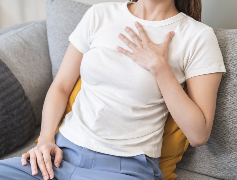 mellkas szorítás, szívinfarktus, angina okozza