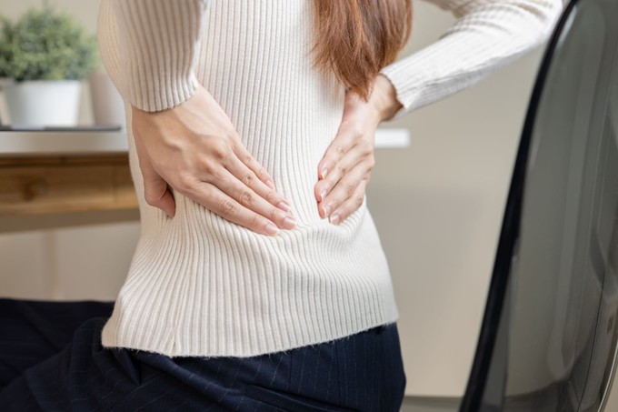 Csak egy rossz mozdulat, vagy komolyabb a baj? Ezeket jelentheti a derékfájás című cikk nyitóképe