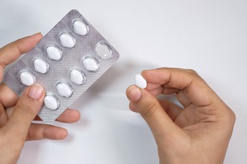 Ha ilyen bőrelváltozást tapasztal véralvadásgátló mellett, azonnal hívjon orvost!