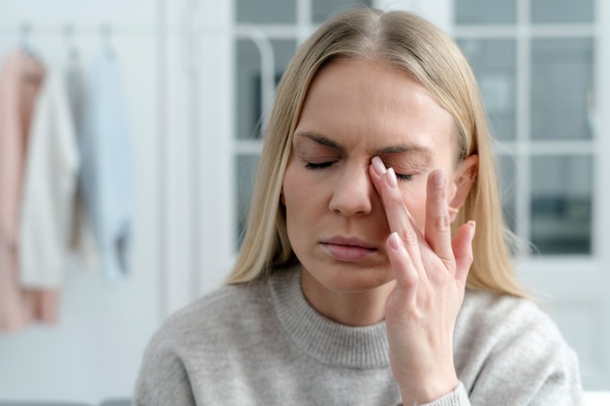 Rángatózik a szemhéja, hullik a haja? Így jelezhet a teste, ha vitaminhiánya van című cikk nyitóképe