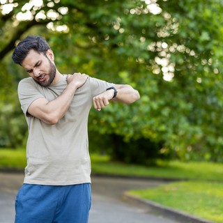 Vállfájdalom kínozza? Így segíthet a modern vállprotézis című cikk nyitóképe