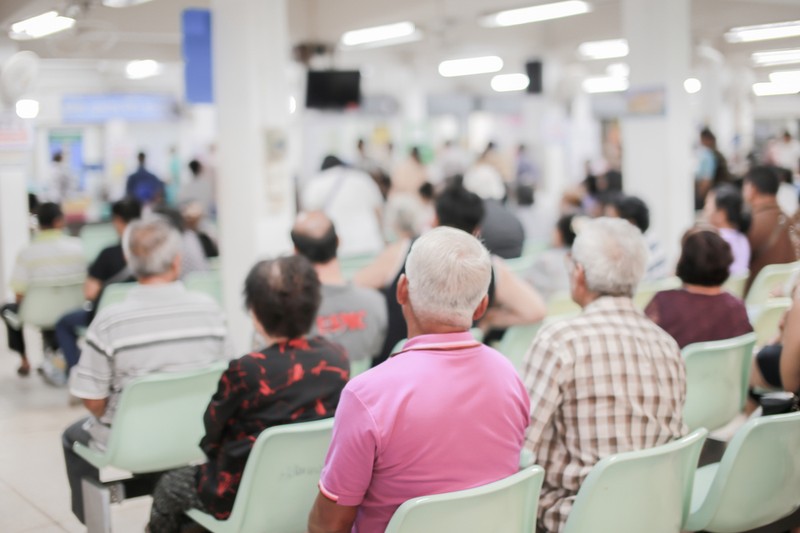 Miért kell hónapokat várni szakorvosra Magyarországon?