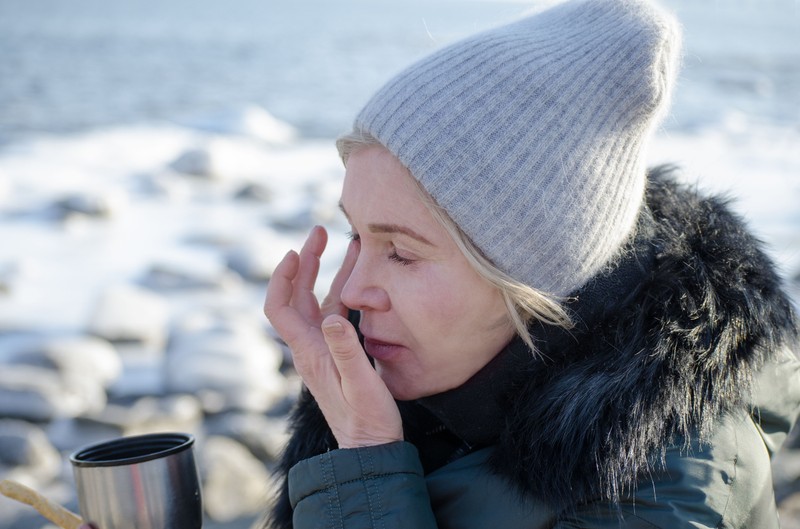 Miért könnyezik a szem hideg időben? Az orvos elárulja a választ