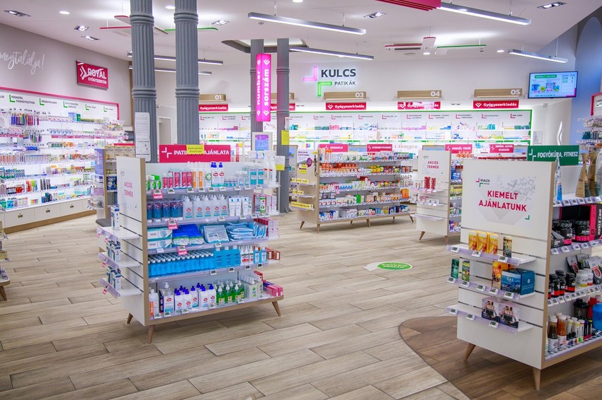 Az ország egyik legnagyobb gyógyszertára, a Kulcs Quality Patikák zászlóshajója: a budapesti Royal Patika