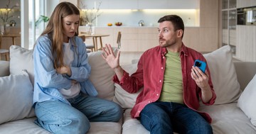 Phubbing: egy szokás, ami csendben rombolhatja a kapcsolatainkat - figyelmeztet a pszichológus
