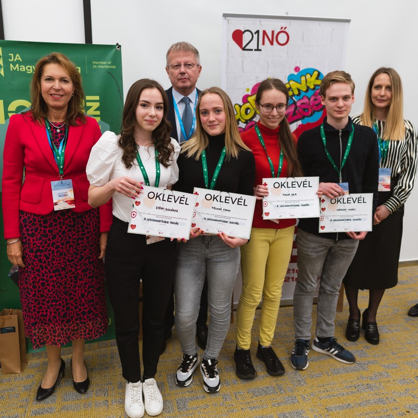 A leginnovatívabb ötlet díját a 7-es csapat nyerte el:Győrfi Boglárka, Pálinkó Fanni, Major Luca és Nádasdy Mihály