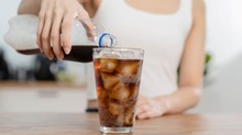 Cukros vagy diétás? Sokkoló tények arról, hogyan teszik tönkre a szénsavas üdítők a májunkat című cikk nyitóképe