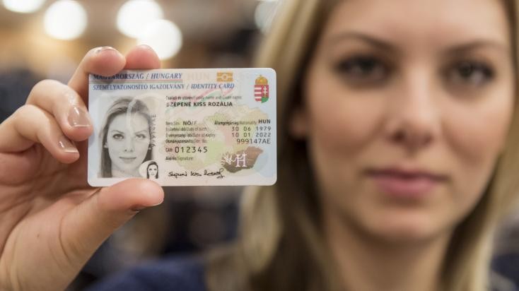 Október 15-ig kell igényelniük az e-kártyát az egészségügyi dolgozóknak