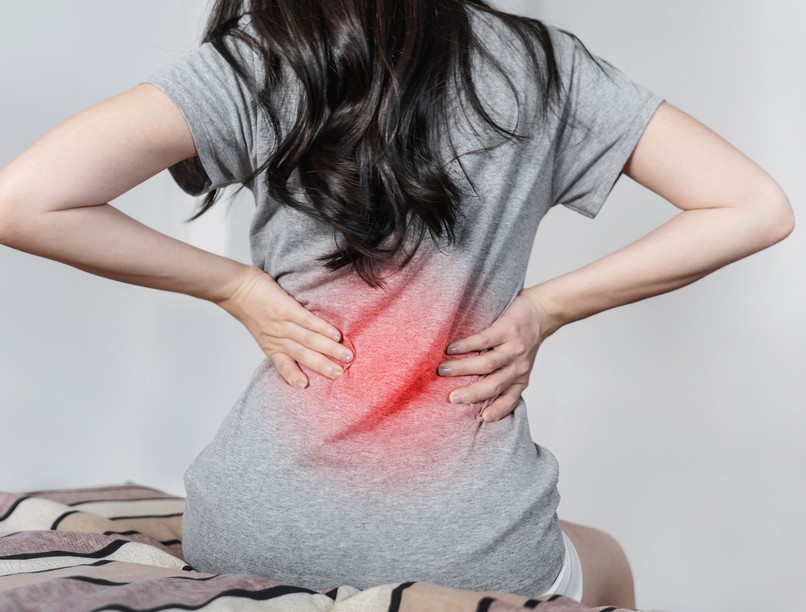 Enyhítse derékfájdalmát nyújtásokkal! A fizikoterapeuta ezt a 3 egyszerű gyakorlatot javasolja