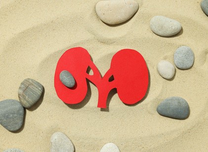 Szúró, csípő érzés a vizelés legvégén? Ez a vesehomok egyik legjellegzetesebb tünete című cikk nyitóképe