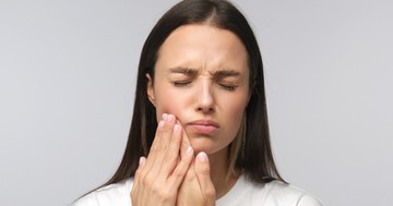  Egy régen gyökérkezelt fogamat kifúrták, kitisztították, azóta még jobban fáj, mit tegyek? Az orvos válaszol 