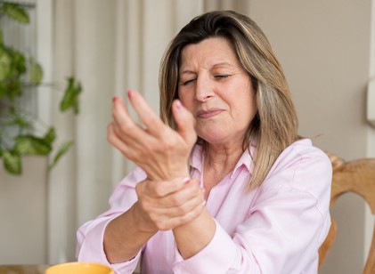 Ínhüvelygyulladás: ezt tehetjük otthon, hogy gyorsabban enyhüljenek a panaszok című cikk nyitóképe