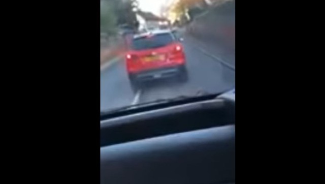 Hosszú perceken keresztül feltartotta a sofőr a mentőt, börtönbüntetést kapott