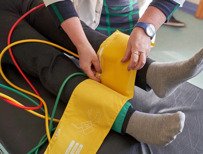 erek érszűkület boka, vérnyomás mérés láb