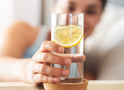 Ezért érdemes langyos citromos vízzel indítani a napot című cikk nyitóképe