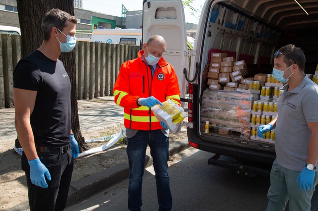 Több millió forintnyi adománnyal támogatja az egészségügyet a Scitec