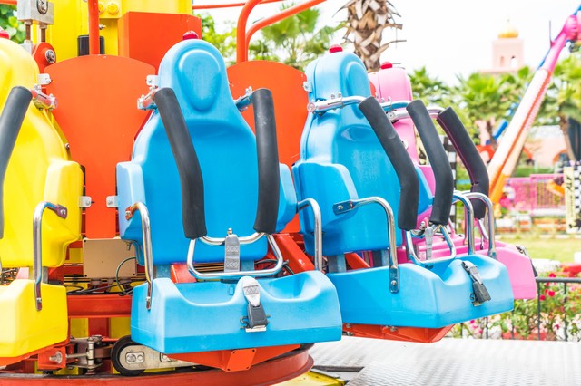 Darabjaira hullott menet közben a szabadeséstorony - a sérültek között egy 4 éves is van