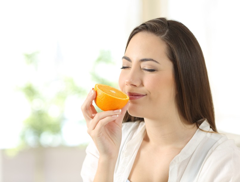 koronavírus, szaglás visszanyerése, covid, narancs