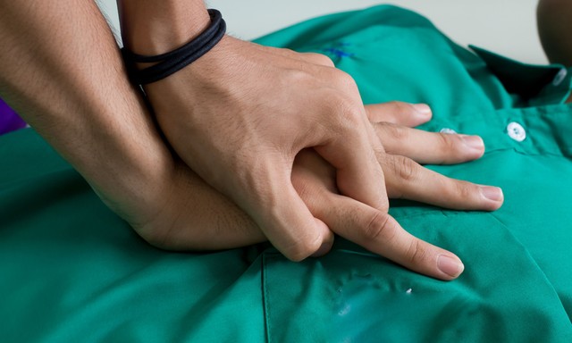 Sikeres életmentés a szolnoki buszpályaudvaron