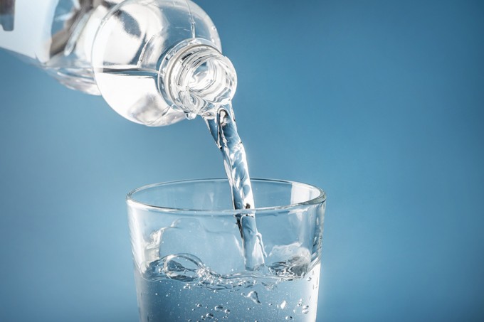 Ne igya meg, veszélyes lehet az Auchan egyik ásványvize – azonnali visszahívást rendeltek el című cikk nyitóképe