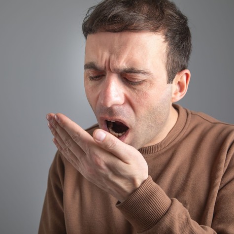 Makacs, rossz lehelettel küzd? Ezek az apró „kövek” is tönkretehetik a leheletét című cikk nyitóképe