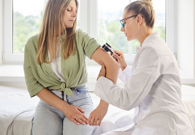 Tényleg érdemes a drágább, bonyolultabb anyajegyszűrésen részt venni? Az orvos válaszol  című cikk nyitóképe