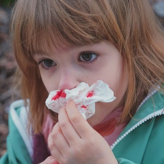 Sokat vérzik az unokám orra – kinövi vagy érdemes kivizsgáltatni? Az orvos válaszol című cikk nyitóképe