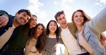  Ebben az életkorban vagyunk a legboldogabbak - és ekkor a legboldogtalanabbak 