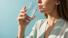 Elég a napi 2 liter folyadék? Egy egyszerű képlet megmutatja, Önnek mennyire van szüksége valójában című cikk nyitóképe