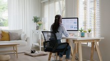 Home office-ban dolgozik, és alig megy emberek közé? A teste és a lelke is megérezheti című cikk nyitóképe